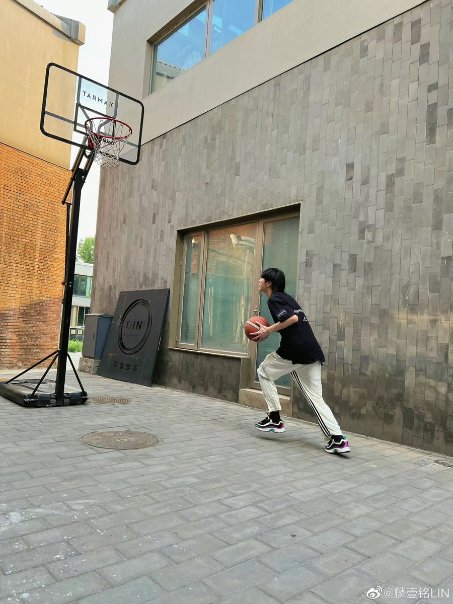 linyimingpics's tweet photo. 220520 • Lin Yiming Weibo Update (2/2)

#HIGH5 #麟壹铭 #LinYiming #LIN https://t.co/GmGMFrL9SG