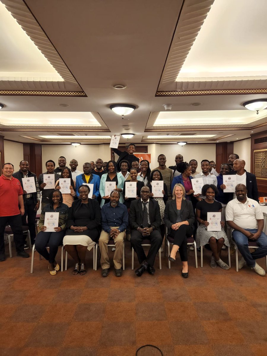 juliaowino's tweet photo. Fact Checking Training; Spotting misinformation &amp; disinformation during elections. 
Thank you @lesleywroughton &amp; Cris Chinaka for sharing your expertise with  our team. @USAGMgov and @VOANews we look forward to more sessions. #skilldevelopment #factchecking #Training https://t.co/STF0hy6vyS