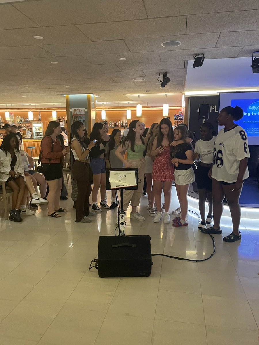 STA_PEd's tweet photo. Karaoke was fab last night lots of singing and dancing 💃🎤 https://t.co/XOTKZxibE0