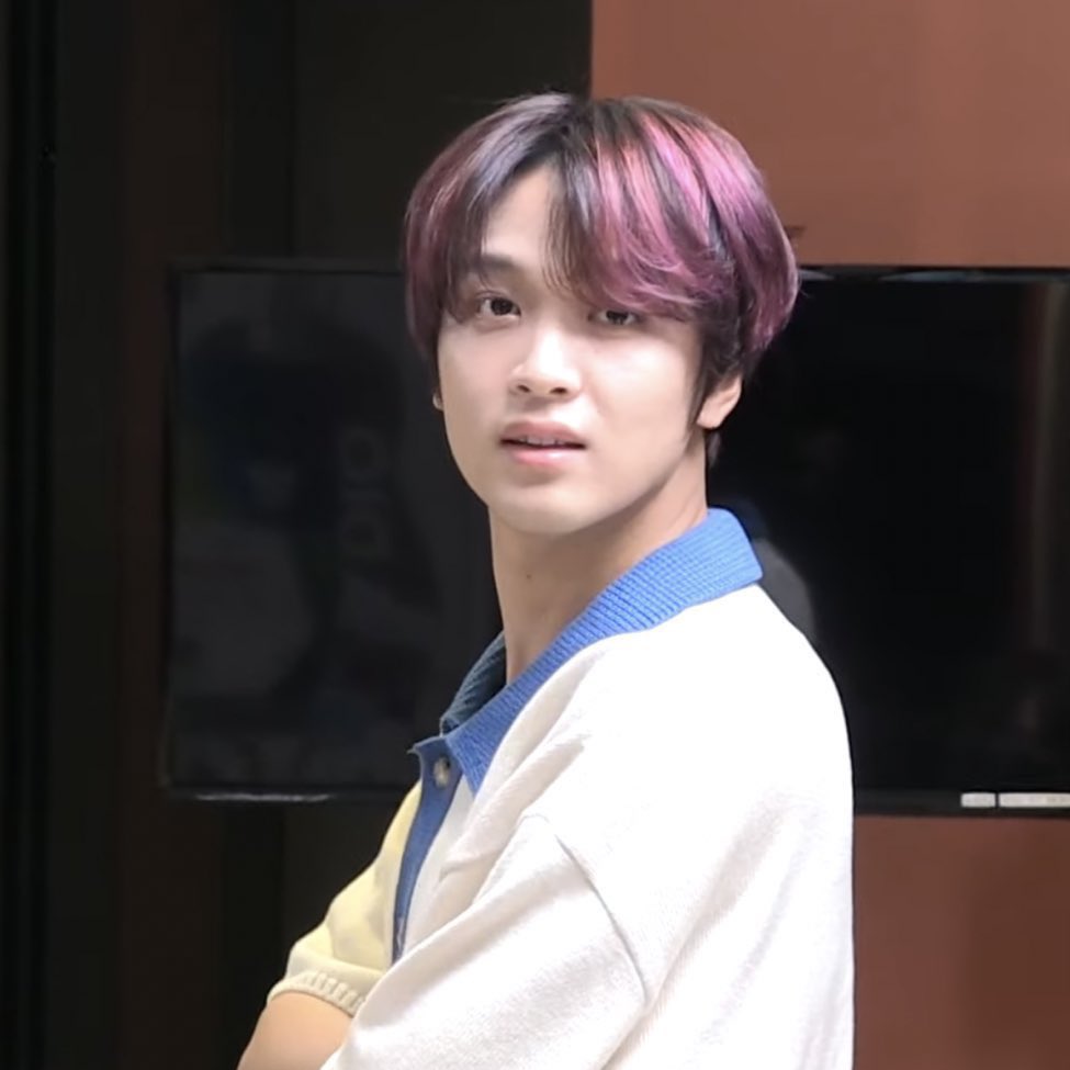 nothyucks's tweet photo. haechan during :

glitch mode                         beatbox https://t.co/jYDk7ssyO6