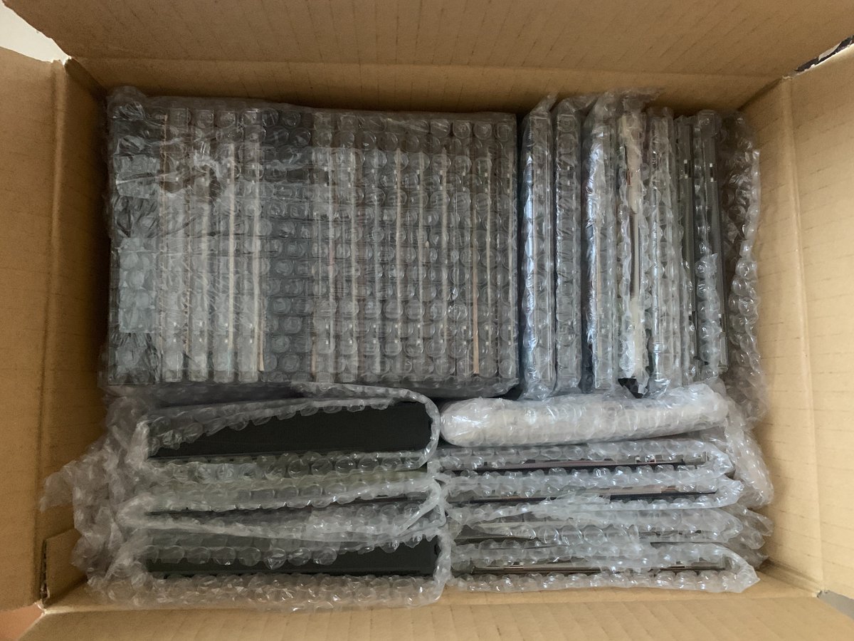Envoi avec UPS dispo dès aujourd'hui!
Le tarif le + économique: 43€ pour 5kg.

C’est + de 30 jeux au format cd, + de 10 livres pour étudier le japonais, etc. (1.5€/cd, 4€/livre)

Possibilité de règler la TVA sur le site et recevoir son colis sans avoir rien à payer de plus!