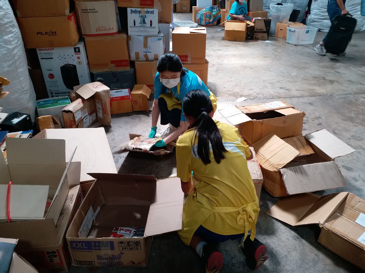 anglo64's tweet photo. As part of our Community Involvement Programme (CIP), our students from Secondary 3 visited the Mirror Foundation and helped sort items and recycled materials.
#Community #UniquelyAnglo https://t.co/HT9uYjz8mQ