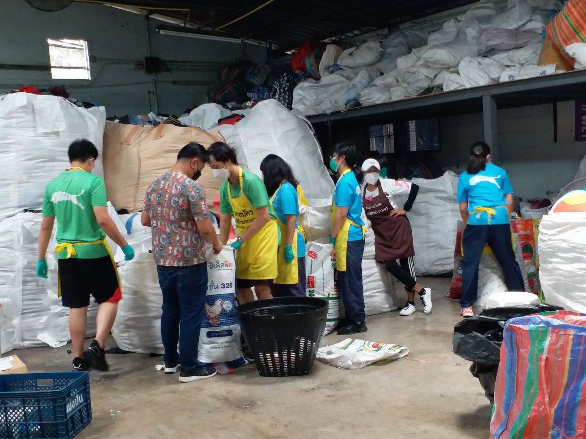 anglo64's tweet photo. As part of our Community Involvement Programme (CIP), our students from Secondary 3 visited the Mirror Foundation and helped sort items and recycled materials.
#Community #UniquelyAnglo https://t.co/HT9uYjz8mQ