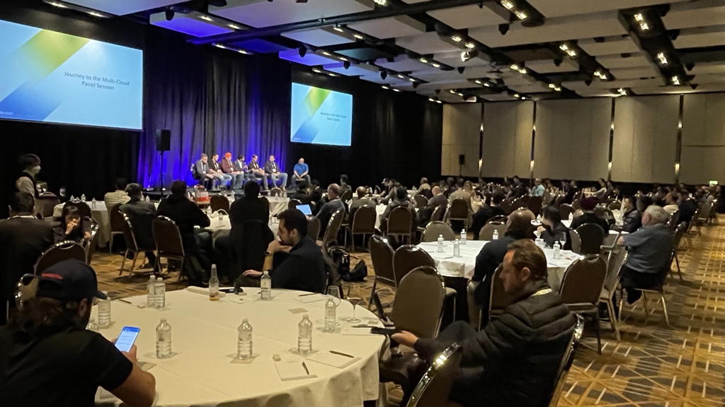 daunce_'s tweet photo. Great turnout for the final session of #mvmug UserCon. https://t.co/diQqw7xFWi