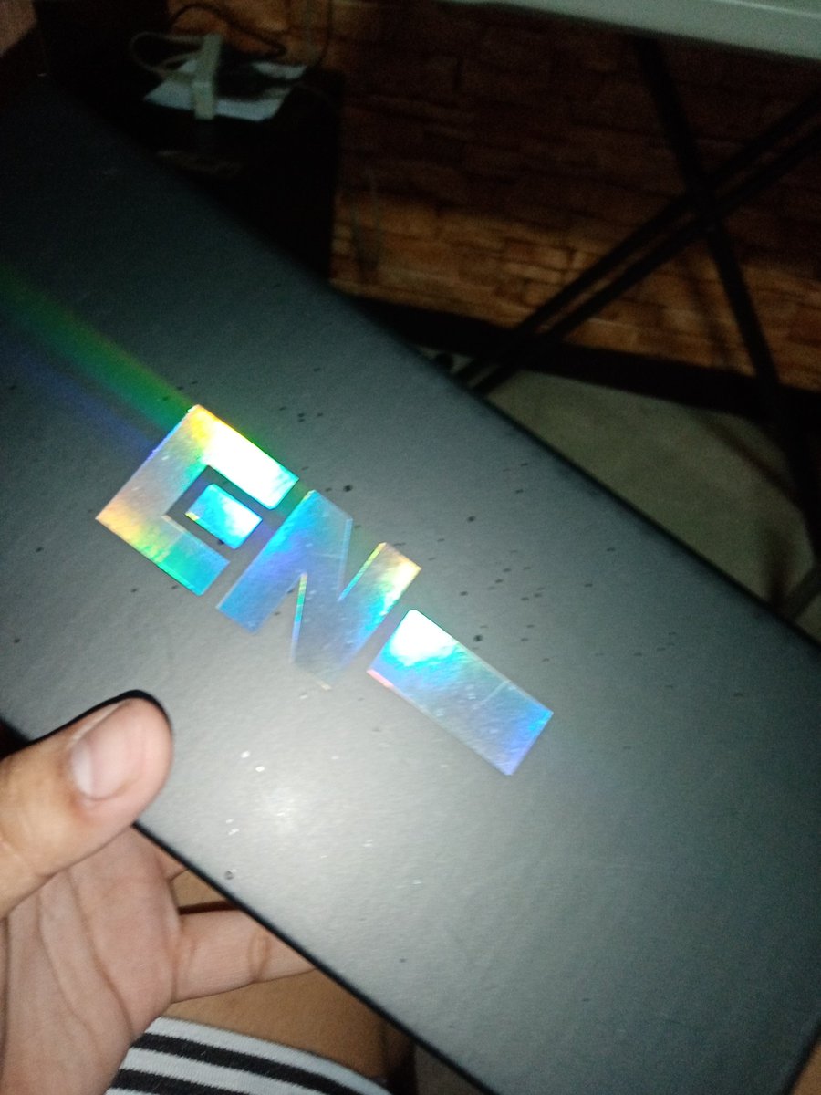 geonuwie_wonhao's tweet photo. My second lightstick came home!! Thank you @snwsells for being kind seller 🥺arrived safely and super secured!!! https://t.co/PtPKfVv5d0