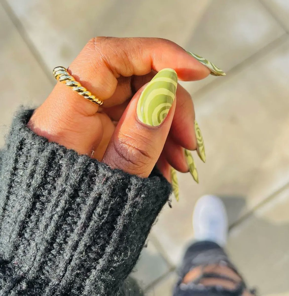 npdirect's tweet photo. Green vibes 💚
@brushedbyb_ using OPI The Pass is Always Greener from the Xbox Collection
Shop thew collection now on Nail Polish Direct with Free UK Delivery 💚 #springnails #springnail #blacknailartist #almondnailshape #nailsnails #nailartinspo #nailtrends #springnailart https://t.co/HFfGCcFPXy