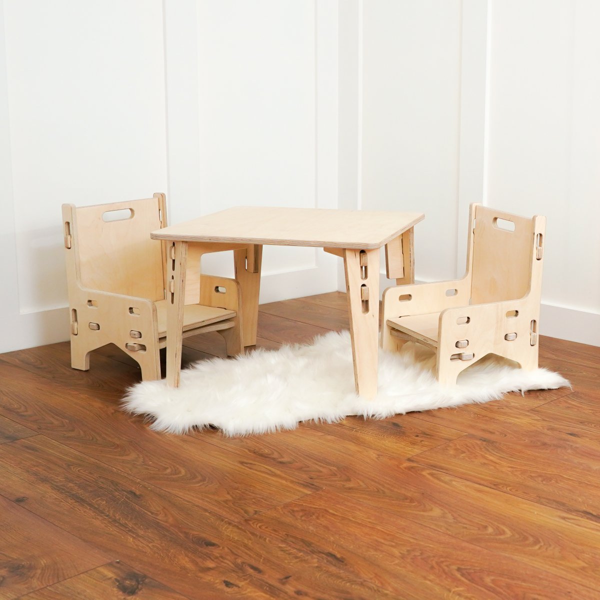 LittleBugsCo's tweet photo. Our little weaning table and chair sets are adjustable so you can alter them as your little one grows!
-
-
-
-
#weaningset #tableandchairs #teaparty #kidsfurniture #playroom #weaning #childrensfurniture #montessori #montessorifurniture https://t.co/gsyPf2NL53