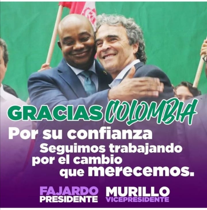 HectorYairR0790's tweet photo. Valió la pena hacer lo correcto por este par de señores, estoy a gusto y quiero seguir trabajando en sus proyectos políticos que vienen. Muchas gracias profe @sergio_fajardo, usted es lo más grande que tiene nuestra política colombiana.
Aquí sigo y aquí me quedo.
@compromisociu https://t.co/aG1M3WQKy1