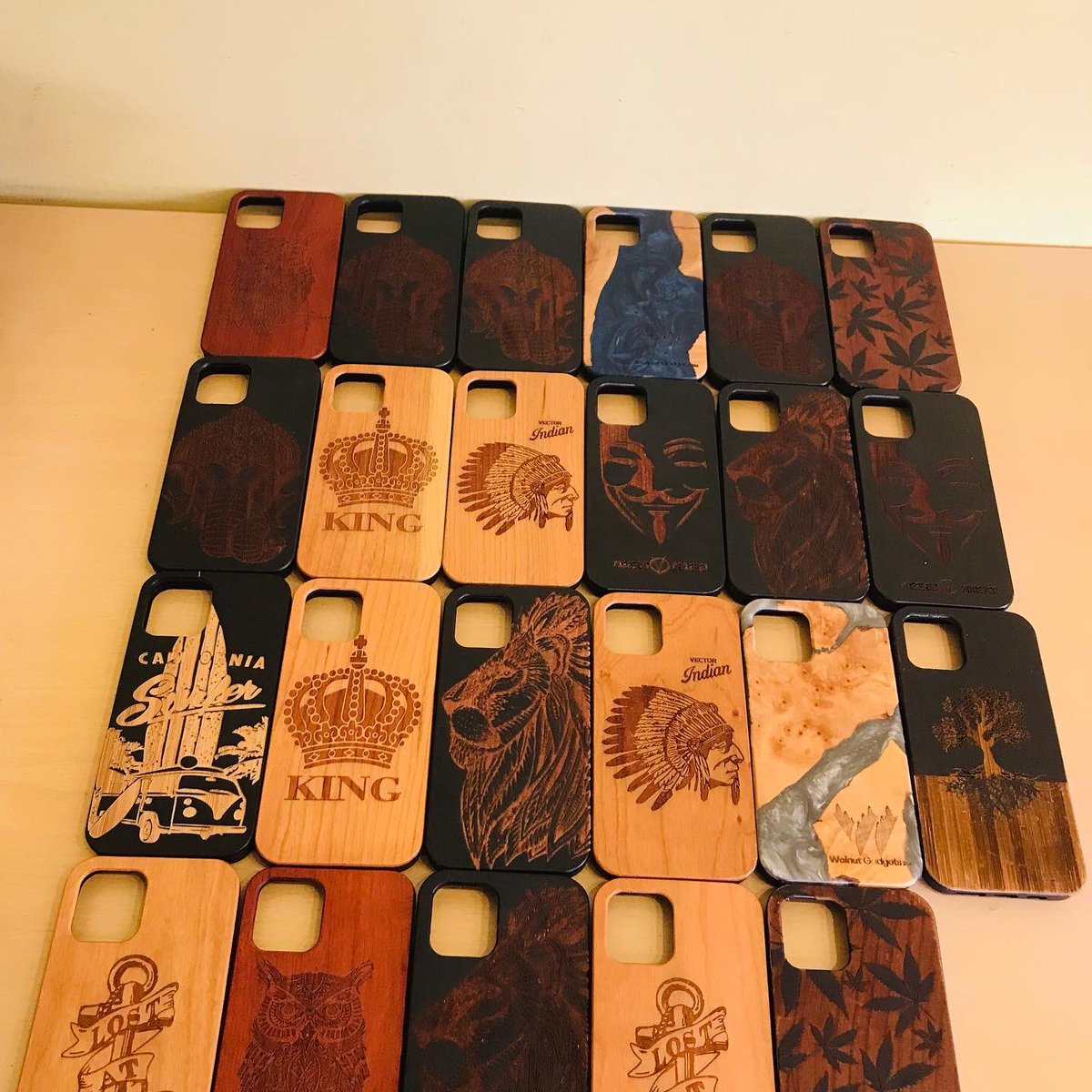 glarearmani's tweet photo. Wooden phone cases 
Price 50k 
Dm:0707267566
#woodphonecases https://t.co/AKfs4k6GAh