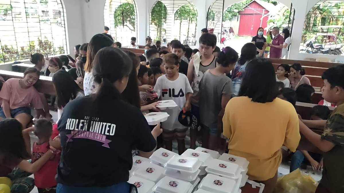 KDLEXSGCrew's tweet photo. Appreciation post to our fellow SGCrew member @saranghaeKdlex and family. This charity event would not have been possible without you. Thank you for your effort in making this happen. #MealsOfLove #FeedTheChilden
@kdestrada_ @AlexaIlacad
#KDEstrada | #AlexaIlacad | #KDlex https://t.co/b1XDaWkHZ4