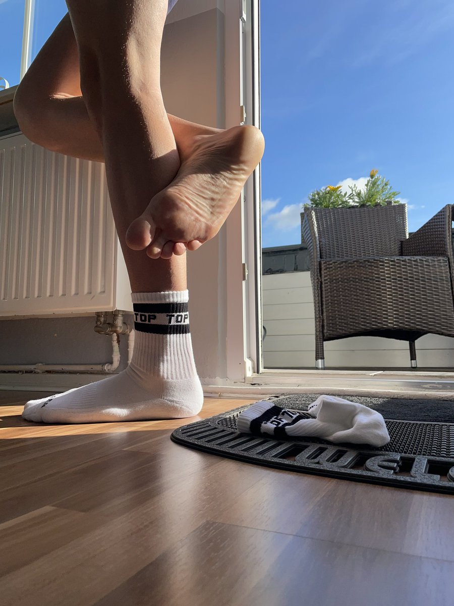 Malefeetboy_1988 tweet media