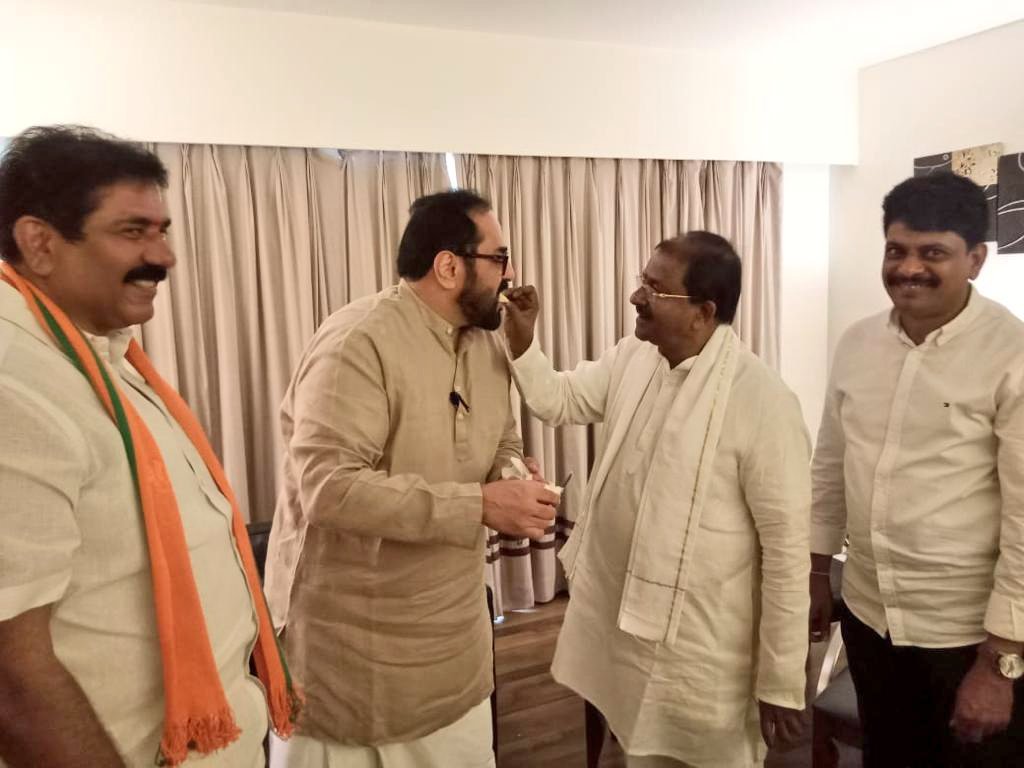 RajeevRC_X's tweet photo. Home away from Home !

Thankful to Sh @somuveerraju &amp; @BJP4Andhra Karyakartas for the warm gesture n birthday greetings. 

@BJP4India @blsanthosh @JPNadda https://t.co/72XB0MHDmK