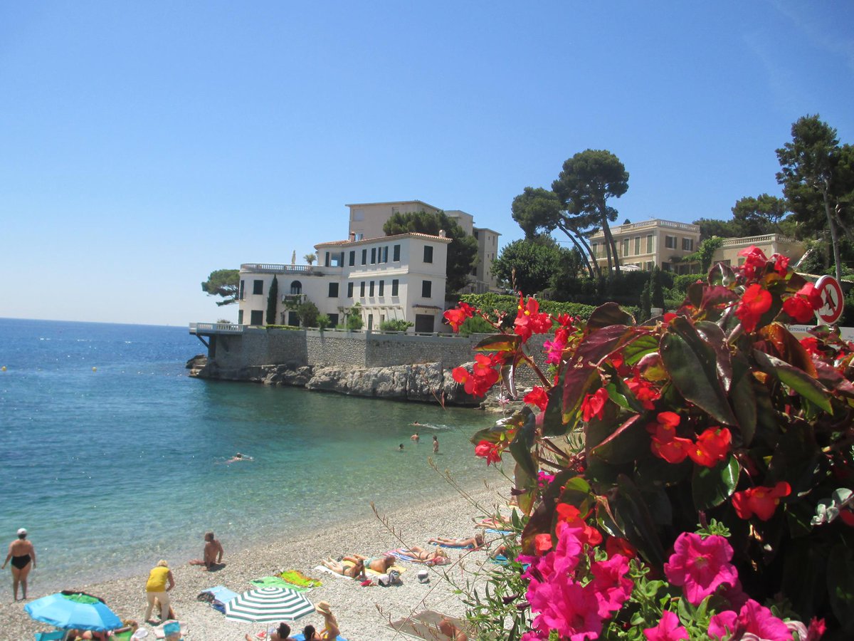 The Good Life France tweet media