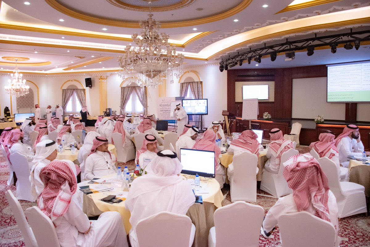 MOE_BHH's tweet photo. يواصل 
#البرنامج_التدريبي_للسلامة_المرورية
المقام في #تعليم_الباحة  جلساته التدريبية في اليوم الثاني من انعقاده وسط تفاعل وحوارات متعددة ومثمرة من المشاركين والمشاركات. https://t.co/Cim6KDDAXd