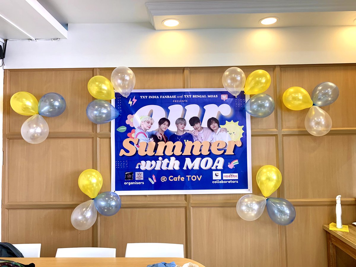 TXTIndiaFanbase's tweet photo. 'Our Summer : with MOA' Event was a huge success all thanks to our beautiful MOAs in Kolkata and Mumbai! 🥹💙💛

Thank you to each and every MOA for being a part of this, let's stay together forever 🥹💕

#OurSummerWithMOA @TXT_bighit #TOMORROW_X_TOGETHER https://t.co/cQrCB1DYF2