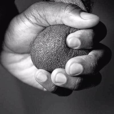 Si33941447's tweet photo. @AdvoBarryRoux Guys that share pictures TSA Marete DM me https://t.co/e2djv2qgO6