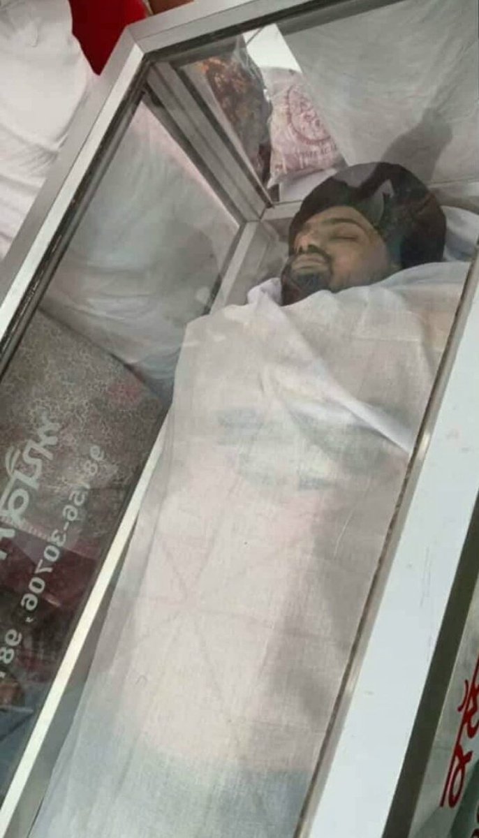 mxnnkaur's tweet photo. ਅਲਵਿਦਾ ਵੀਰੇ! 💔 

#sidhumoosewala https://t.co/YYJqV9II2I