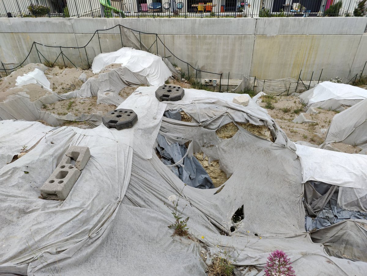 DavidLaMars's tweet photo. Carrière grecque antique de la #Corderie au géotextile éventré. Voilà cinq ans après sa mise au jour, le glorieux état de ce monument historique classé, témoin de la fondation de #Marseille qu'ils veulent combler https://t.co/ZZTo5bCnFE