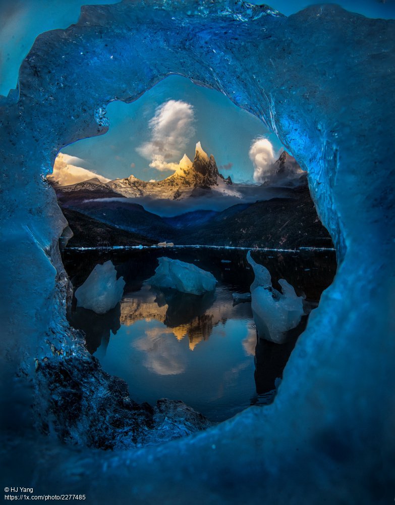 1x_com's tweet photo. 'View through iceberg' by HJ Yang.
https://t.co/gxi9oa36PN #landscapephotography #iceberg #lake #reflections #mountains #icechunks https://t.co/m89A75shua
