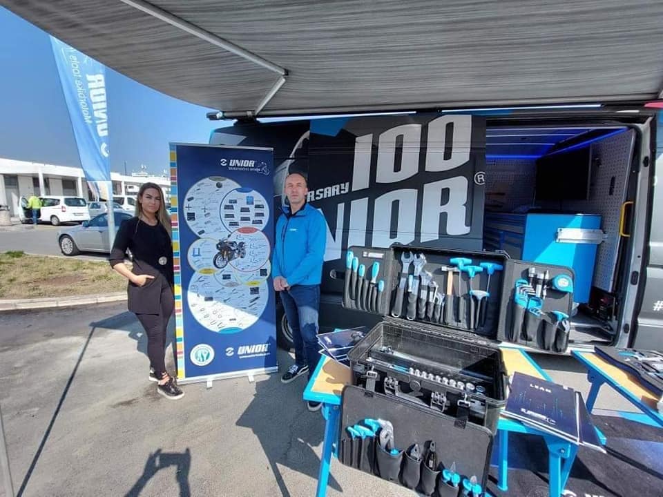 CalpicCr's tweet photo. ¡Excepcional día!

Participación en el proyecto #YoungMecanicoftheYear
 #colaboration #work #student #highschool #unior #uniorhandtools #uniortools #handtools #madeforwork #madeinslovenia @uniorbiketools @uniorusa @UniorSinter https://t.co/RI78ieoIdm