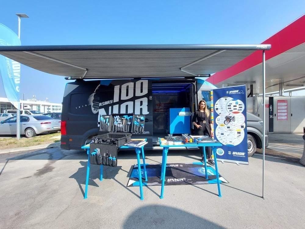 CalpicCr's tweet photo. ¡Excepcional día!

Participación en el proyecto #YoungMecanicoftheYear
 #colaboration #work #student #highschool #unior #uniorhandtools #uniortools #handtools #madeforwork #madeinslovenia @uniorbiketools @uniorusa @UniorSinter https://t.co/RI78ieoIdm