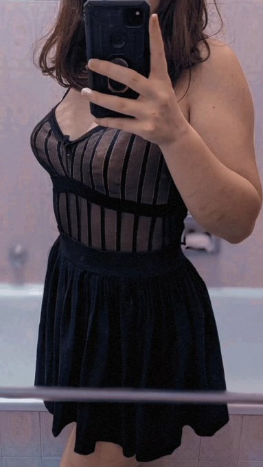 Do you think I'm wearing panties under this skirt? 🖤 https://t.co/OElosDQnQW<a href="/tag/latex"class="tags"><span>#latex</span></a><a href="/tag/halloween"class="tags"><span>#halloween</span></a>