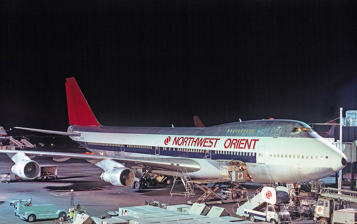AirlineRetro's tweet photo. Northwest Orient Airlines 747 at Tokyo Haneda Airport. https://t.co/4MvDtyxVkD