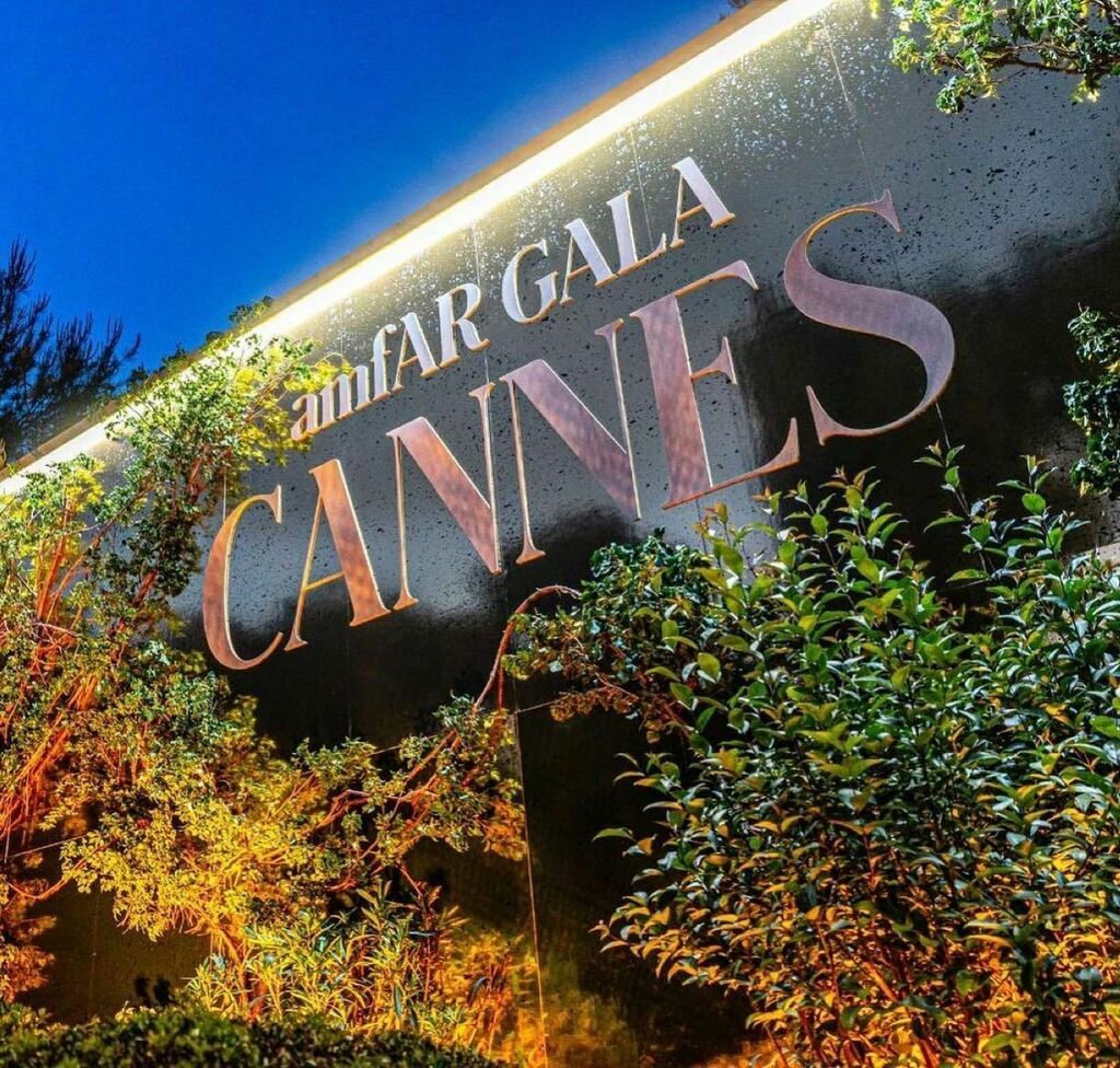 Repost from @manu_bambi
@hotelducapedenroc  @eventrepublicstudio for @amfar #amfarCannes #yeswecannes #artdelatable #cordlesslighting #hautebohemia #eventproduction #eventdesign #creativedesign #eventprofs #setdesign #events #technicaldesign #bohemia Pho… instagr.am/p/CeNmO4VsSTG/