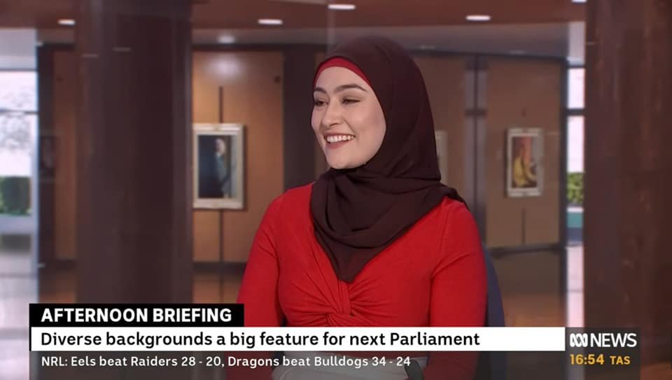 DrZuleyhaKeskin's tweet photo. Fatima Payman becomes the first hijab-wearing Muslim woman ever to join Senate in the new Labor government. 
Fatima is of Afghan background and arrived in Australia with her family as a refugee.
Represntation matters! https://t.co/xFjXT4BuWn
