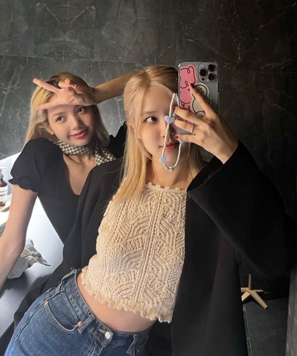 Love yani Chaelisa' m  💛 

#BLACKPINK