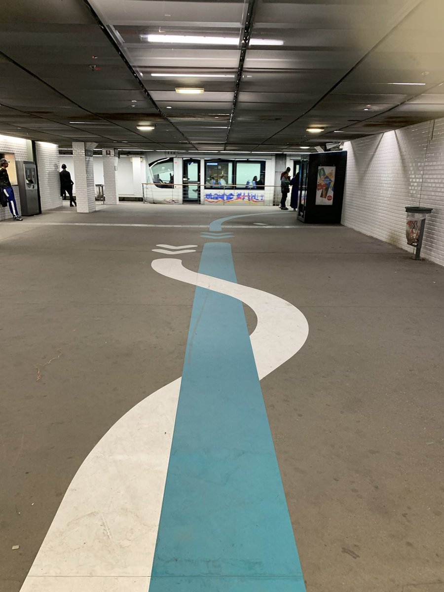 ⓘ Tram Lyon tweet media