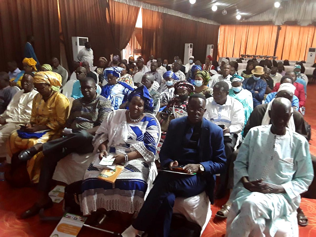 RGPH5MALIBCR's tweet photo. Mobilisation autour du #RGPH5
Après les Chefs de quartiers et les représentants des 6 Mairies de Bko, le Président du Haut Conseil Islamique du Mali ainsi que le Chef de l'Église protestante, la Direction Générale de l'#INSTAT a rencontré, ce 30/5/22, la classe politique du Mali. https://t.co/YBNSaaki9o