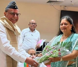 ZBharatOfficial's tweet photo. Rajya Sabha Election: डॉ. सुभाष चंद्रा ने राज्यसभा चुनाव के लिए भरा पर्चा, 10 जून को मतदान 

#SubhashChandra @subhashchandra

https://t.co/6pUIVlsmDA https://t.co/TL0BJMfwFG