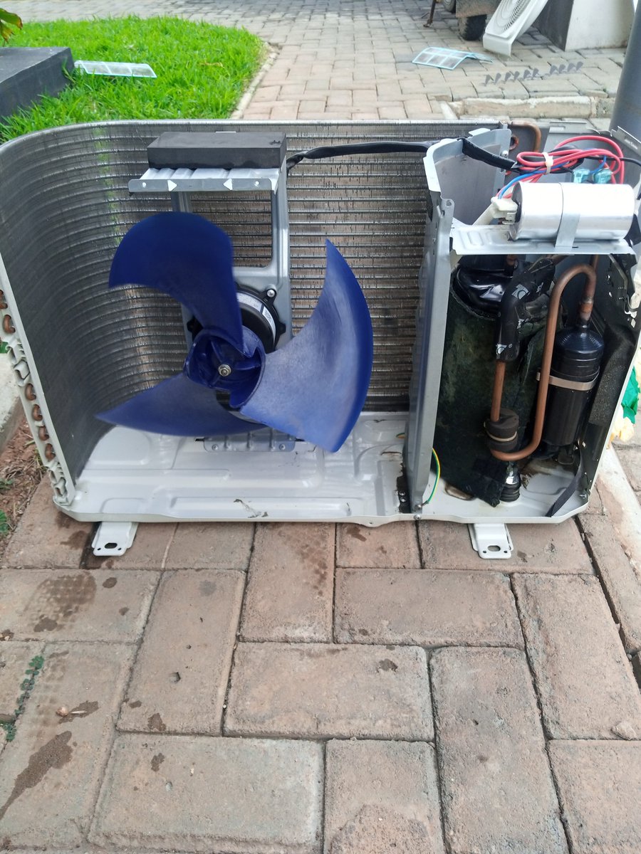 Kennytony4's tweet photo. Servicing of 4 units of Panasonic @ Issac john
Thanks boss for the work. @Omooloreni ๐๐
#Repair
#Installation
#Uninstallation
#Supply
#Maintenance
#Piping https://t.co/SYB11FhdND