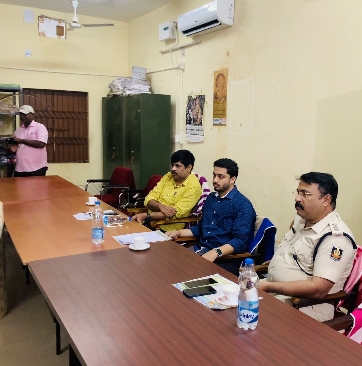 damapada's tweet photo. Ratha Yatra preparatory Meeting by Tahasildar , Sub collector Banki and IIC banki. https://t.co/gNqGYvnH0p