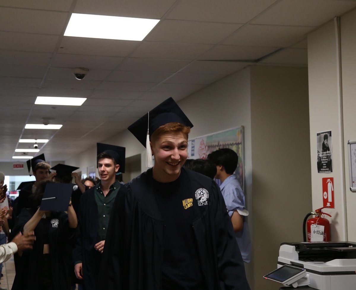 IICS1911's tweet photo. Graduate Walkthrough was a new event for IICS. Each Graduate dressed in a cap and gown and walked around the campus. All IICS students were around the campus and building to cheer on the grads. It was a memorable one!๐โจ
#IICS #LifeatIICS #IICSsince1911 #Graduation #Classof2022 https://t.co/s4gX4r5LbF