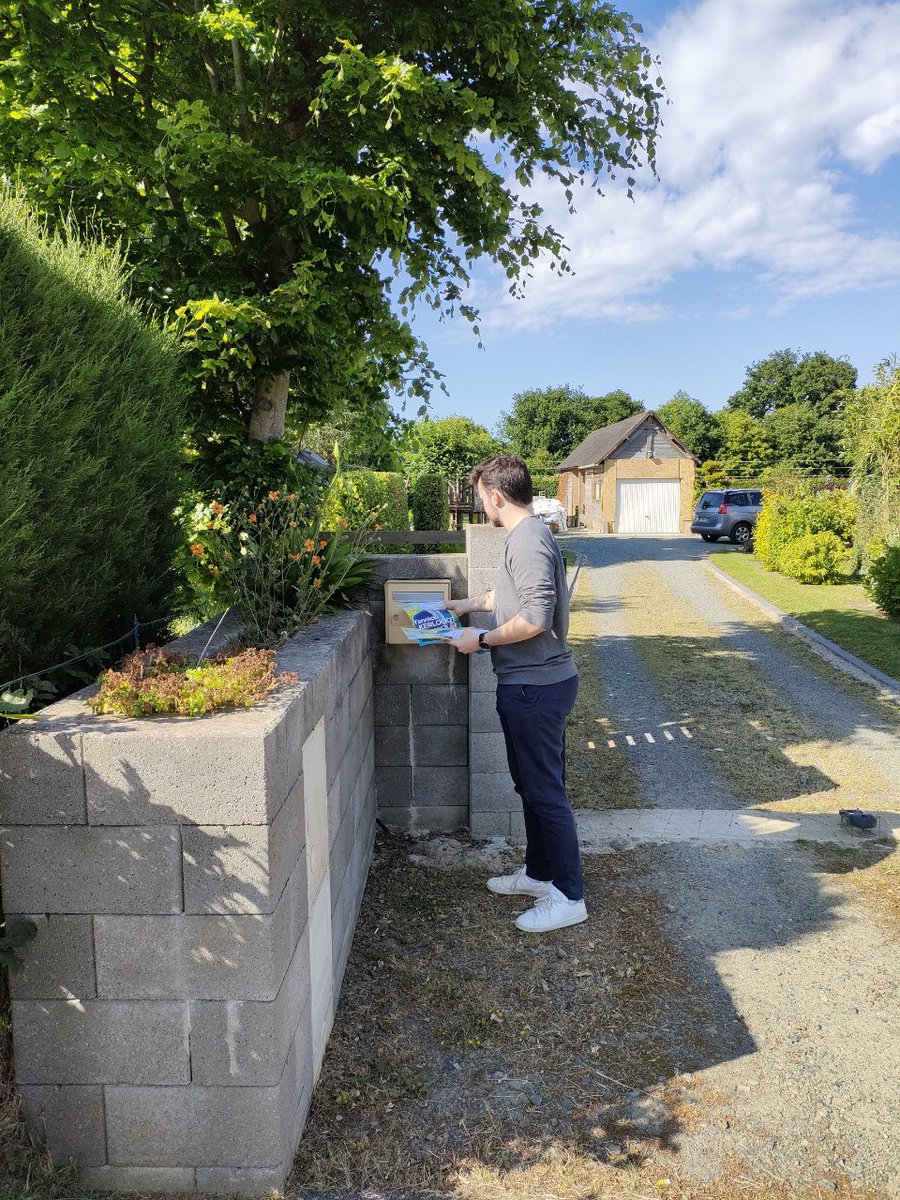 Kerlogot22's tweet photo. Les militants sur le terrain à #Plouagat pour annoncer la réunion publique de demain
📆 Rendez-vous mercredi à 19h à la Salle communale https://t.co/b1jxbY5mmD