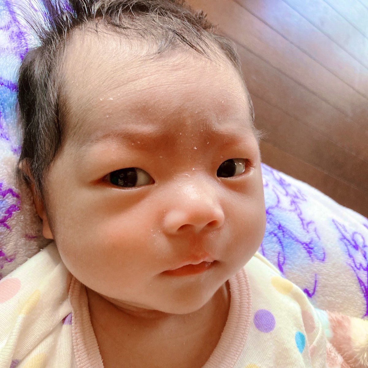 赤ちゃんの顔ってこんなに変わるもの 生後1ヶ月と4ヶ月の顔が違いすぎてもはや別人 可愛すぎるｗ 貫禄凄い Togetter