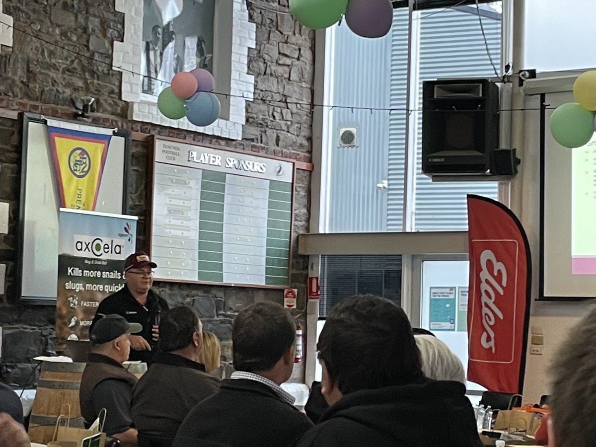 GrahamPage01's tweet photo. Scott Matthew ⁦@SyngentaANZ⁩ discussing fungicide resistance ⁦@EldersLimited⁩ Roseworthy viticulture grower meeting Tanunda SA. Simple message rotate program effectively. ⁦@catherinecheno6⁩ https://t.co/jd12KUVkrU