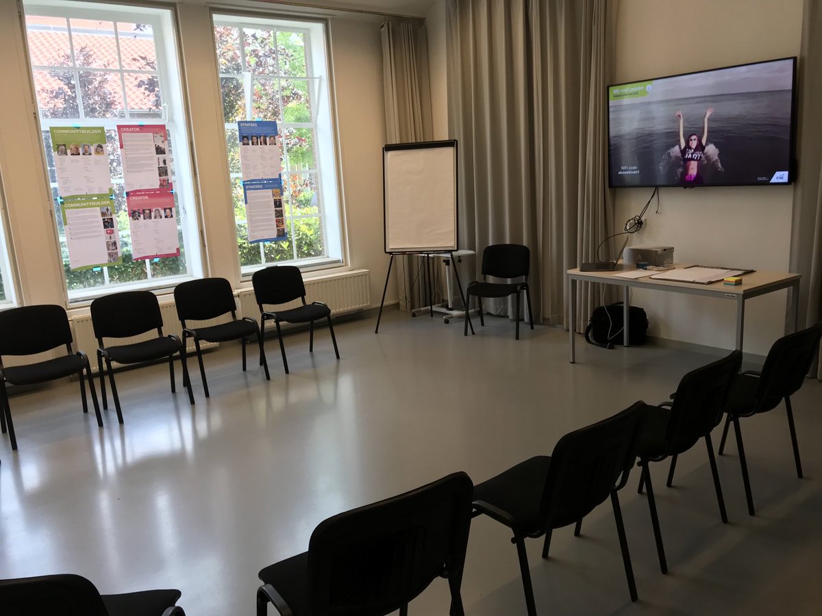 Knowhauw's tweet photo. Vandaag ga ik een training geven aan Hogeschool-collega. Zin in! #CHEde onderwerp: persona’s &amp; van vertrekpunt naar marathon onderwijs toegepast op de #designthinking methode. #beleidsconferentie2022 https://t.co/e7RtVSpWno