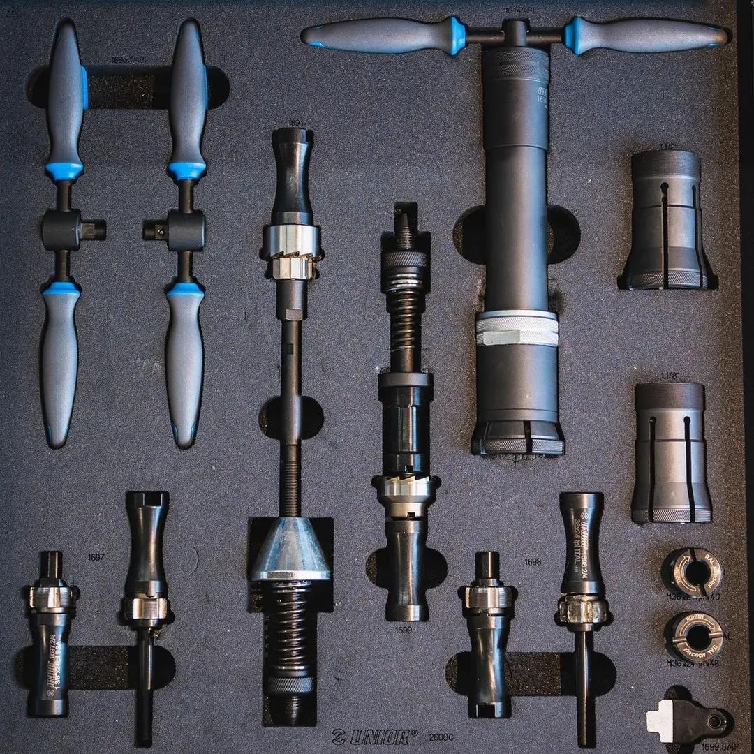 CalpicCr's tweet photo. Miércoles detalles del taller con Alpsee Bikes 👌
📸 Chris Gollhofer
#unior #uniortools #uniorbiketools #madeinslovenia #MadeForWork https://t.co/9sfyuAIEyr
