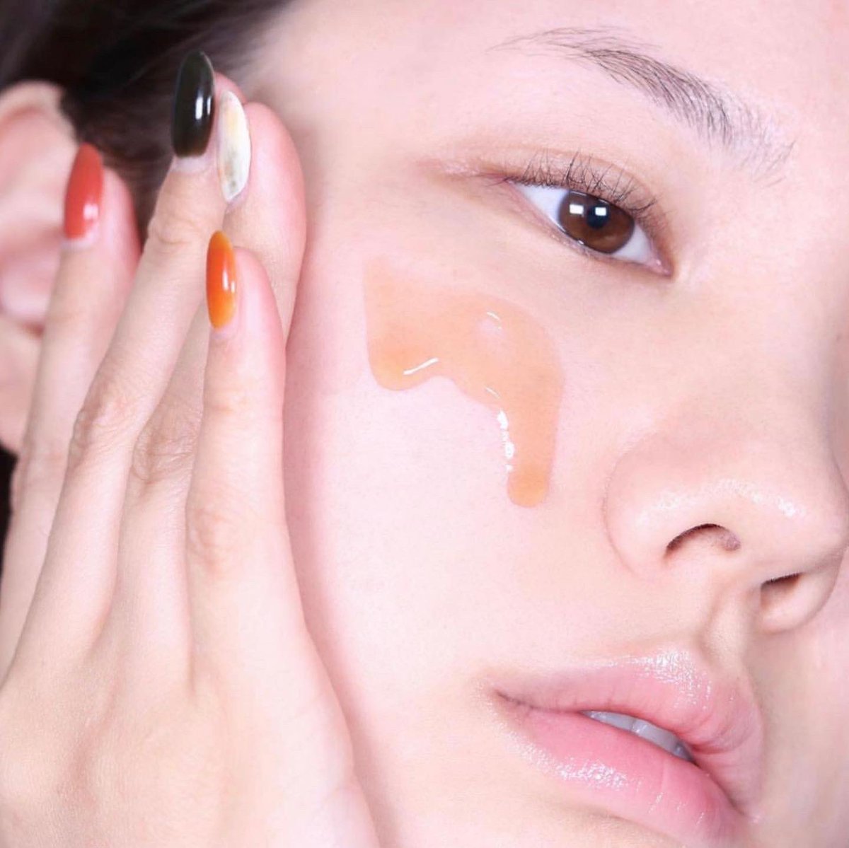 anyongstore's tweet photo. — #อันยองพร้อมส่ง 
sulwhasoo first care activating serum🌻✨
เจอสูตรใหม่ไปนี่ฟินคูณสอง หอมกลิ่นโสมมากกก เนื้อเซรั่มซึมไว สบายผิวมากค่า ทาแล้วหน้าเด้งรู้สึกได้ถึงความกระชับในทันที ใช้ทาหลังขั้นตอนโทนเนอร์ ที่สำคัญคือช่วยให้ผิวหน้าแข็งแรงมากก

ราคา : 790฿ 30ml 

#sulwhasoothailand https://t.co/tWEwH5YrZt