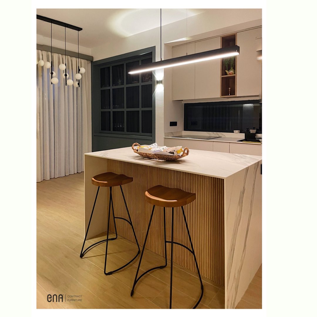 Sade ve şık bir mutfağa eşlik eden taburelerimiz. #enachairs #chairs #kitchen #kitchenstyle #livinglife #woodworking #styleinspiration