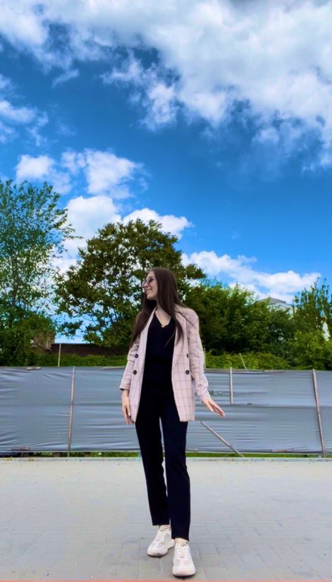 vetaarty's tweet photo. Hello, everyone.  ❤️
I've been away here, had a lot to do and take care of. 🙈 I'll show you my new work soon. ☀️
How are you guys doing?
I recently met a beautiful sunset, I'll show you pics tonight . 🧡
#NFTCommunity https://t.co/qgKYJhLNyw