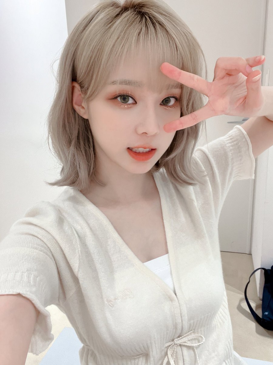 aespasbbl's tweet image. [220531] 4:26PM KST: ⭐️ 

- +📸
- short hair… 
- i suddenly wanted to cut it, so i cut yesterday 
- 🤔
