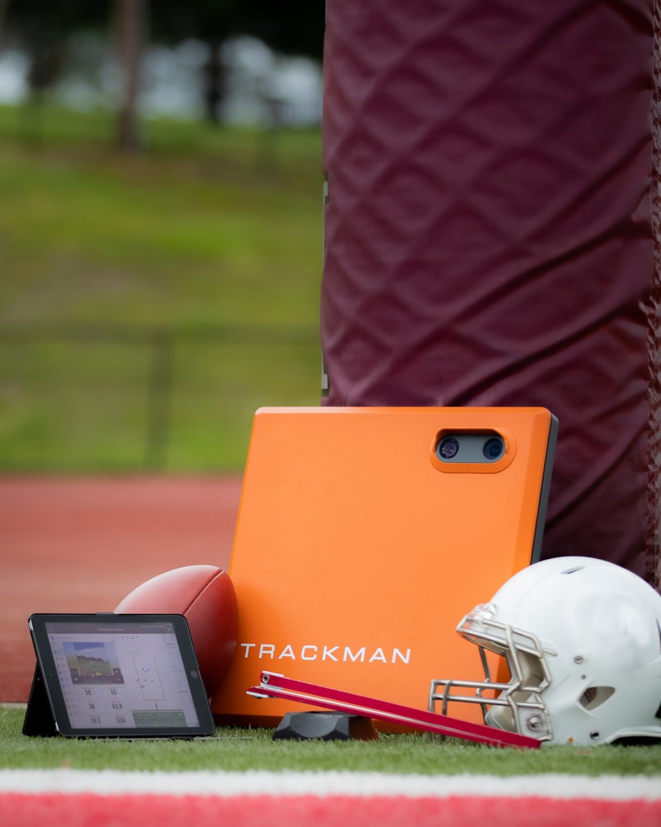 TrackmanGolf's tweet image. Simon Mathiesen, a collegiate placekicker turned operations and sales director, knows more than anyone how our technology can help kickers get better. Maybe even good enough to earn a spot on the Dallas Cowboys roster. 
blog.trackmangolf.com/trackman-direc…
🟧🏈 #TeamTrackMan #TrackManFootball