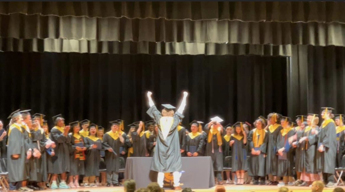 Brown_Principal's tweet photo. 23 years down, 6 more to go!
Congrats @mybrownschool Class of 2022! ๐๐ป๐
You are one of the best! ๐
๐ต 100% post-secondary readiness ๐ซ
๐ก 100% graduation rate ๐
๐ต 100% #ReasonedMinds ๐ง
๐ก 100% #EducatedHearts โค๏ธ https://t.co/6fQJPFSQSb