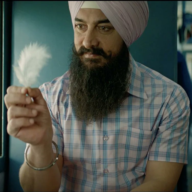 _deepabhatia's tweet photo. The Power Of Aamir Khan - he can revive a 30 year old movie and bring it to limelight! The #LaalSinghChaddhaTrailer has made the name of #ForrestGump popular, one that 90% of the Indian audience had no idea about!
#AamirKhan #lsc #laalsinghchaddha #LSCTrailer https://t.co/hSmMKiFyEU