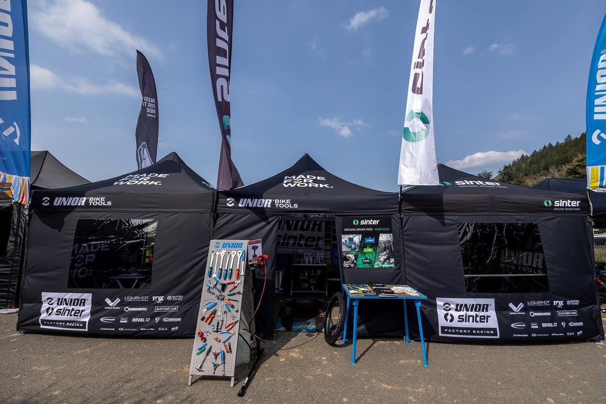 CalpicCr's tweet photo. Informe de la carrera de la primera Copa del Mundo en Francia de Unior - Sinter Factory Racing -> https://t.co/wDx0aUoUlk
📷 https://t.co/xpCtB9GvLK y Greg Stopper
#unior #uniortools #worldofunior #uniorsinter #madeforwork #racing #worldcup #mtb https://t.co/xUln1gZw6L