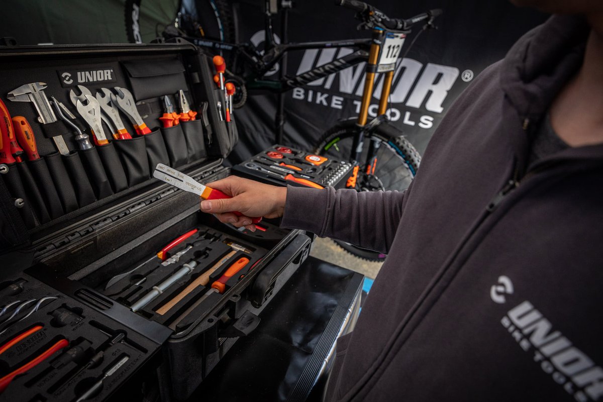 CalpicCr's tweet photo. Vista previa del kit en la Copa del Mundo UCI en Lourdes este fin de semana, visita los pits de Unior - Sinter Factory Racing.
#unior #uniortools #uniorbiketools #madeinslovenia #madeforwork #toolporn https://t.co/jck8rl0at3